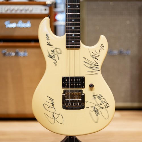 [AIC SIGNED] G&L Tribute Rampage Jerry Cantrell Signature - Ivory